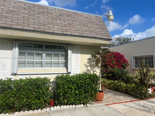 1642d-11257 Sw 172nd St, Miami, FL, 33157-3933 | Card Image