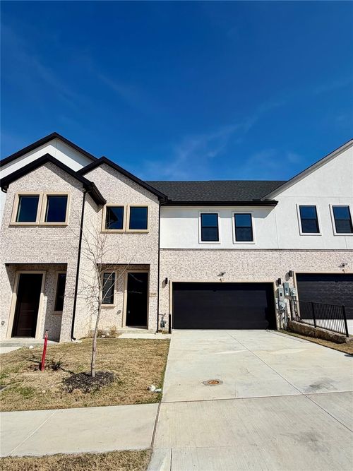 2382 Usmen Dr, Irving, TX, 75062-1241 | Card Image