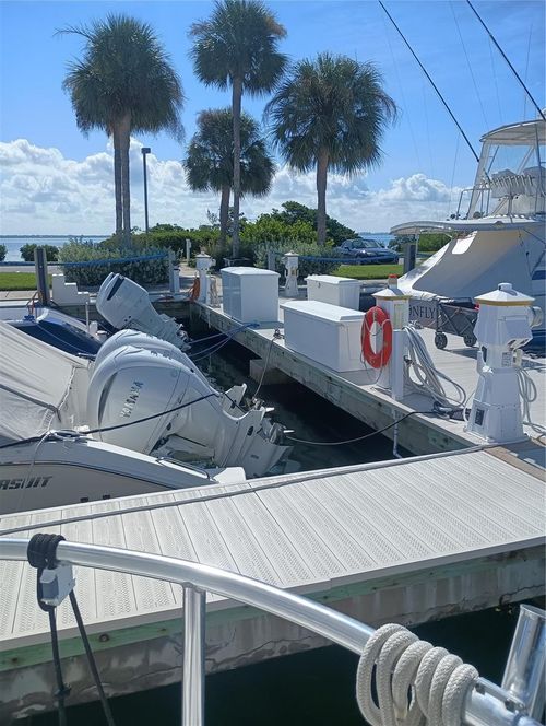 p-05-2600 Harbourside Dr, LONGBOAT KEY, FL, 34228-4115 | Card Image