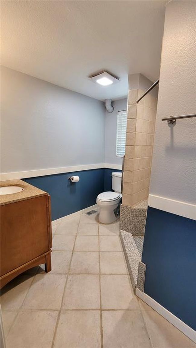Bathroom | Image 16