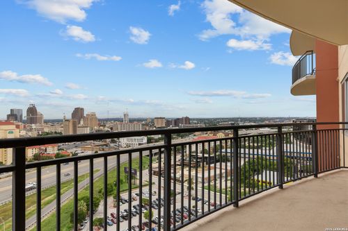 unit-1608-215 Center St, San Antonio, TX, 78202-2726 | Card Image
