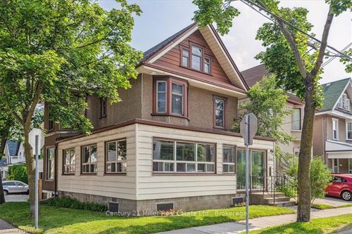 {{alt}} | Card Image