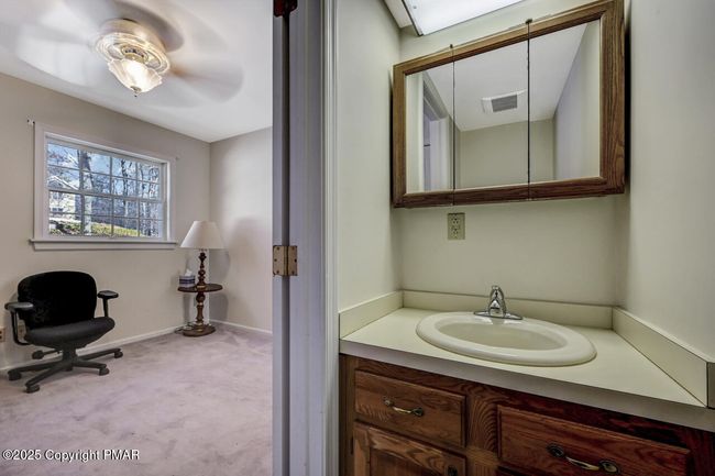 1/2 Bath near Office | Image 40