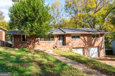 3944 W Hilda Circle, House other with 3 bedrooms, 2 bathrooms and null parking in Decatur GA | Image 2