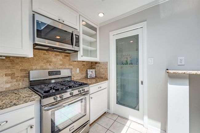 Walk in Pantry | Image 11