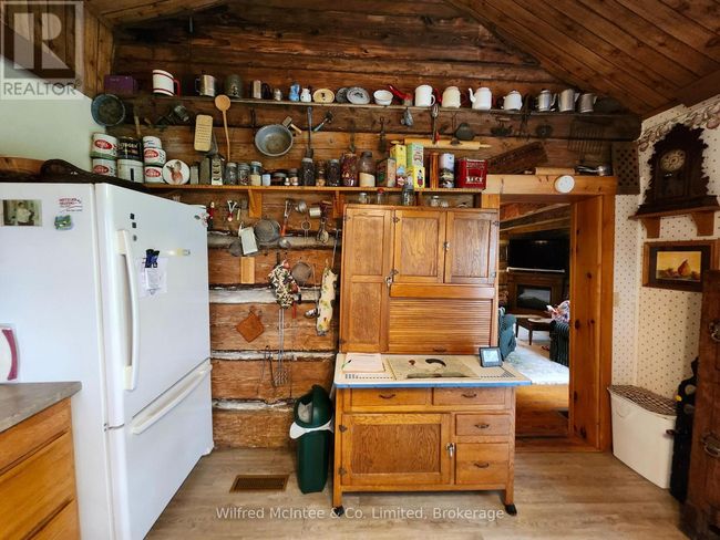 40065 School Rd, Home with 3 bedrooms, 2 bathrooms and 5 parking in Goderich ON | Image 7
