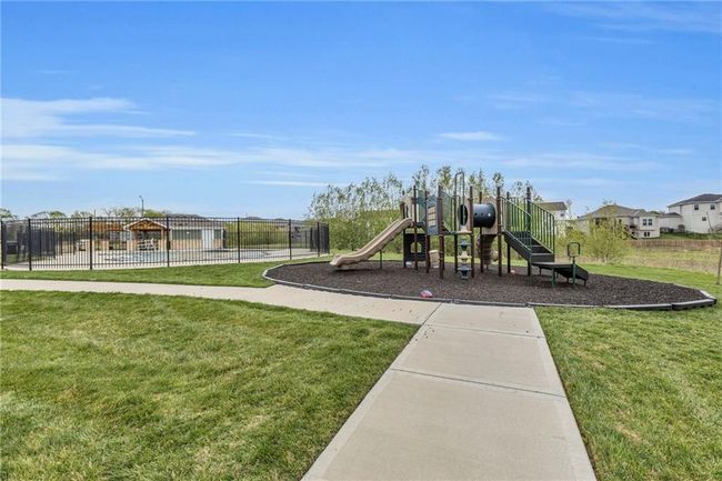 19707 196 Th St, House other with 2 bedrooms, 2 bathrooms and null parking in Spring Hill KS | Image 38