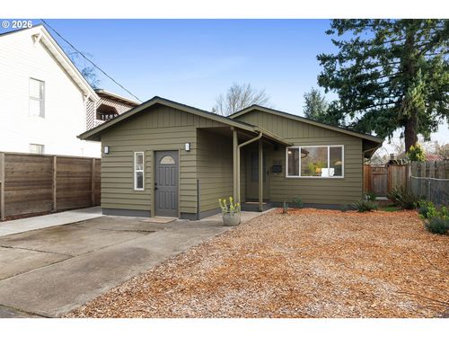 5520 Se Reedway St, Portland, OR, 97206-5547 | Card Image