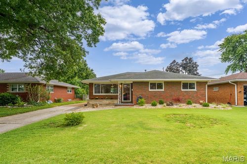 941 Willow Street, Wood River, IL, 62095 | Card Image