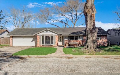 2303 Belvedere Dr, Baytown, TX, 77520-3505 | Card Image