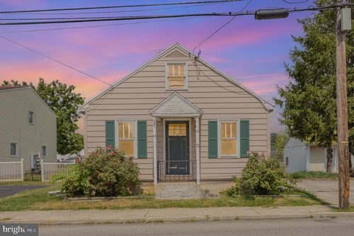 13 N Blettner Ave, Hanover, PA, 17331-9213 | Card Image