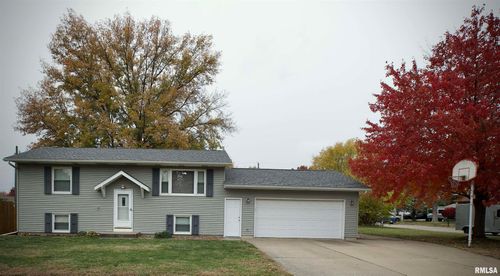 612 N 5th Pl, Eldridge, IA, 52748-1175 | Card Image
