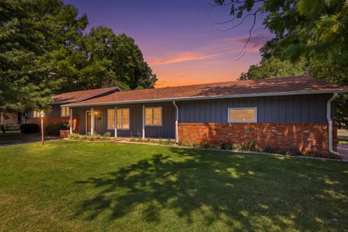 909 Countryside Dr, Mcpherson, KS, 67460-2103 | Card Image