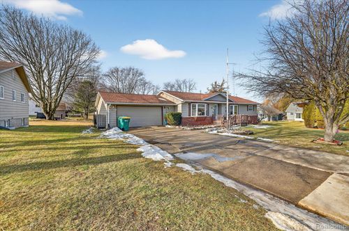 516 Sunnyslope Dr, Flushing, MI, 48433-2154 | Card Image