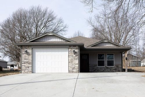 511 S 2nd St, Odessa, MO, 64076-1407 | Card Image