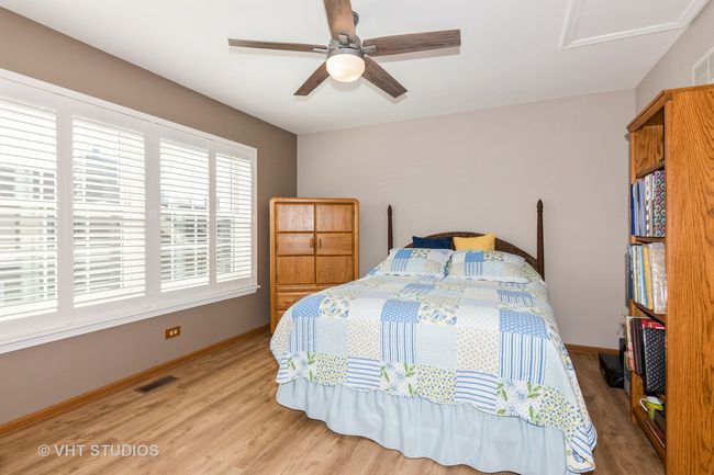 1351 Woodlake Dr, Townhouse with 2 bedrooms, 2 bathrooms and 1 parking in Carol Stream IL | Image 14