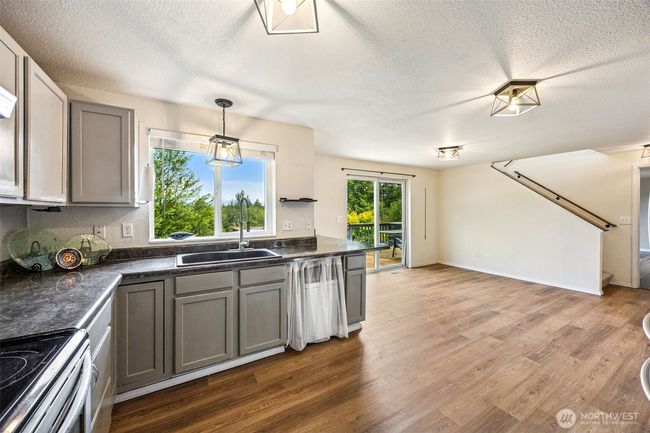 Kitchen | Image 10