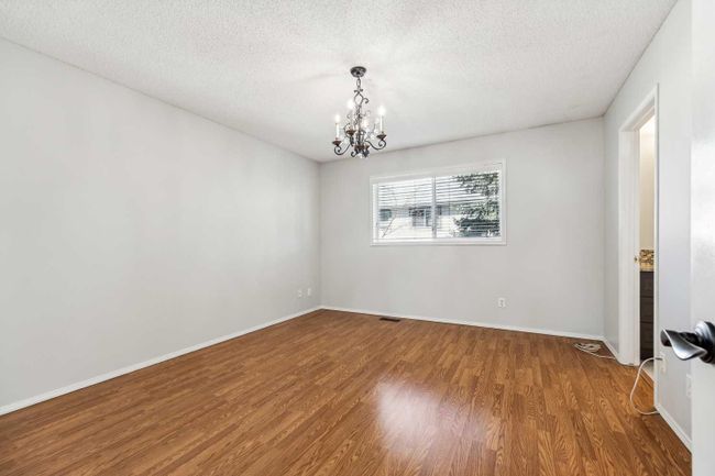 76 Kingsland Villas Sw, Home with 3 bedrooms, 2 bathrooms and 2 parking in Calgary AB | Image 17