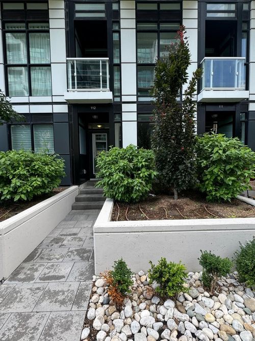 112-251 Manitoba St, Etobicoke, ON, M8Y0C7 | Card Image