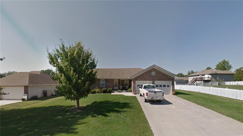 Dyer St, Odessa, MO 64076