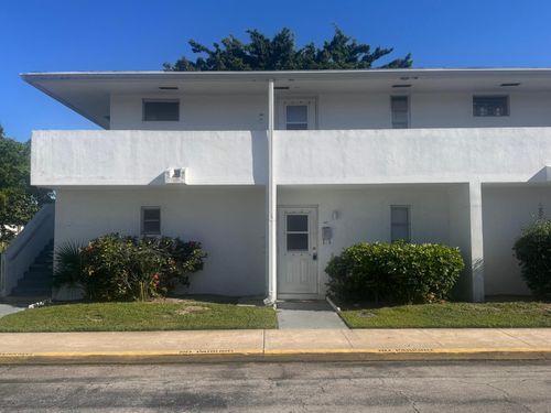 141 West Ct, Royal Palm Beach, FL, 33411-2928 | Card Image