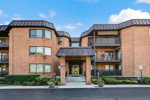apt-207-6401 Clarendon Hills Rd, Willowbrook, IL, 60527-2116 | Card Image