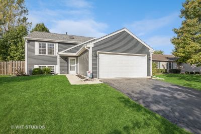 3611 Newport Drive, House other with 3 bedrooms, 2 bathrooms and 2 parking in Island Lake IL | Image 2