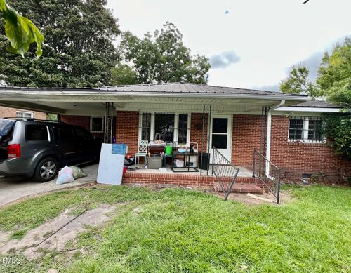911 Sycamore St, Goldsboro, NC, 27530-6425 | Card Image