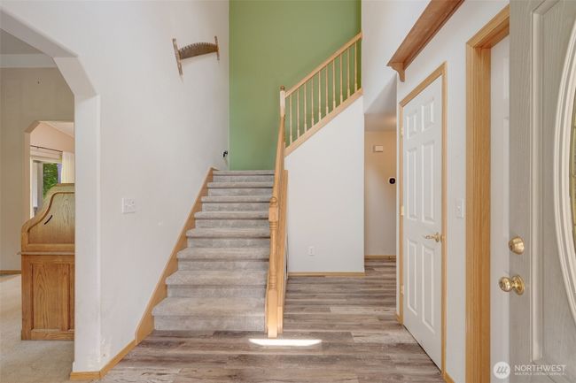 Vaulted Entry | Image 34