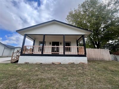 705 S Muskogee Avenue, House other with 2 bedrooms, 1 bathrooms and null parking in Okmulgee OK | Image 2