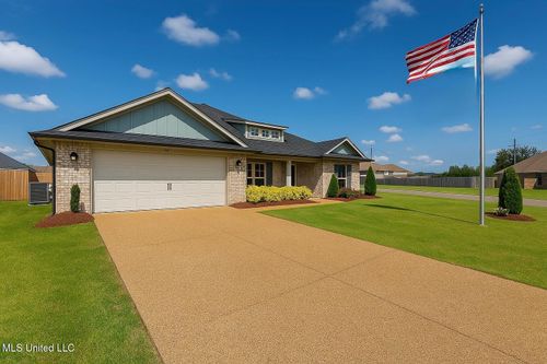3374 Oodie Ln, Southaven, MS, 38672-1025 | Card Image