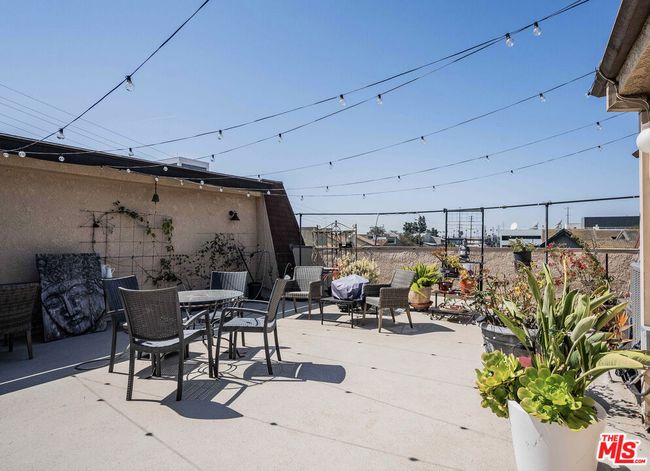 Shared Deck | Image 17
