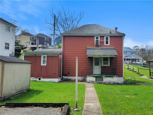725 East Dr, Clairton, PA, 15025-1015 | Card Image