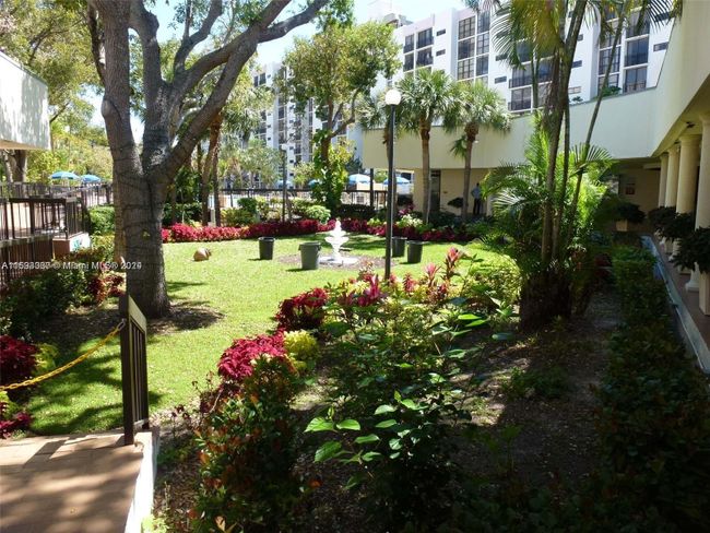 505 - 17011 N Bay Rd, Condo with 2 bedrooms, 2 bathrooms and null parking in Sunny Isles Beach FL | Image 47