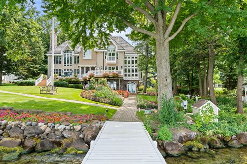 W2908 Walcowis Dr, Linn, WI, 53147 | Card Image