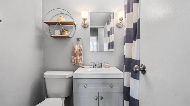 2nd full bath- all new fixtures | Image 17