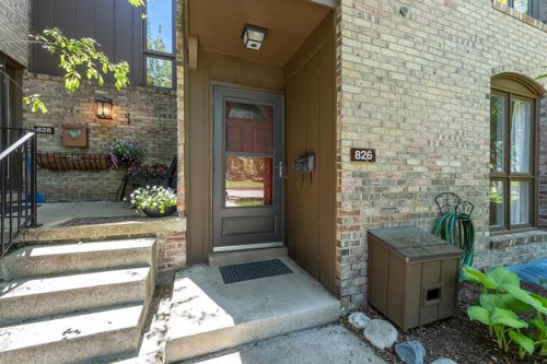826 Earhart Rd, Ann Arbor, MI, 48105-2711 | Card Image