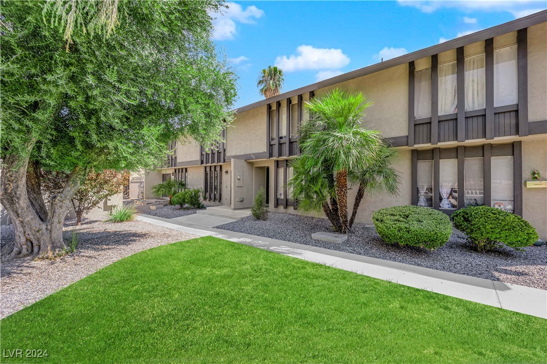 Bromley Ave, Las Vegas, NV 89107