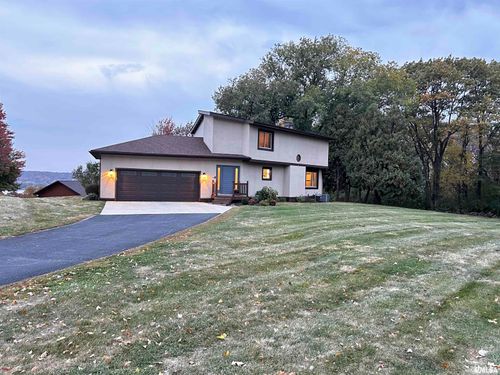 2105 Skylane Road, Muscatine, IA, 52761 | Card Image