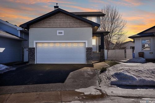 3420 Maclachlan Cres, Regina, SK, S4R8V1 | Card Image