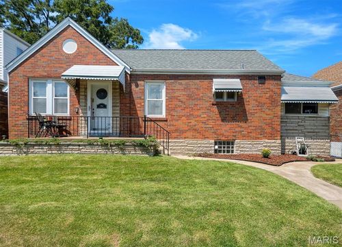 7105 S Grand Boulevard, St Louis, MO, 63111 | Card Image