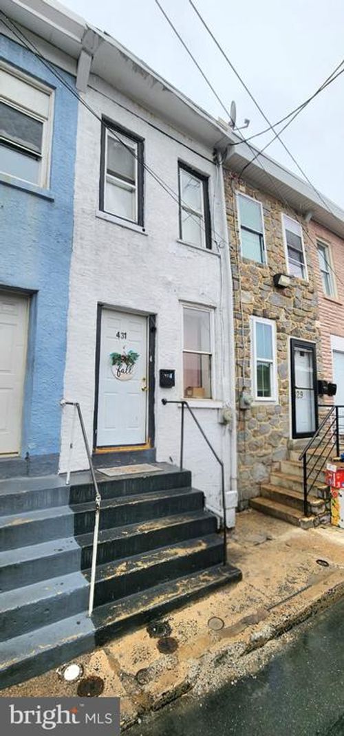 431 Cedar St, READING, PA, 19601-3122 | Card Image