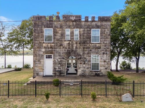 209 W River St, Ozark, AR, 72949-3223 | Card Image