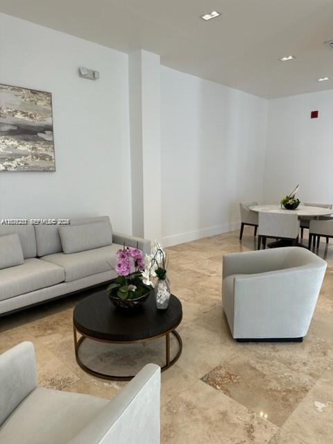 Residential in Hollywood 5