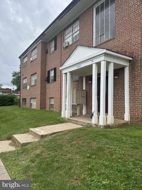 3901 Groveland Ave, Baltimore, MD 21215