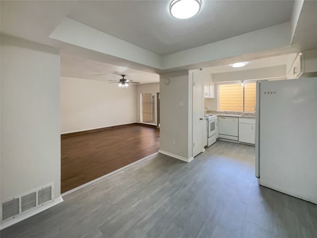 1985 Shorewood Dr, Condo with 3 bedrooms, 3 bathrooms and null parking in Grapevine TX | Image 20