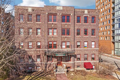 34-1983 N Summit Avenue, Milwaukee, WI, 53202 | Card Image