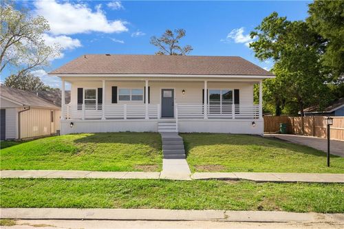 208 Amapola Cir, Terrytown, LA, 70056-2607 | Card Image