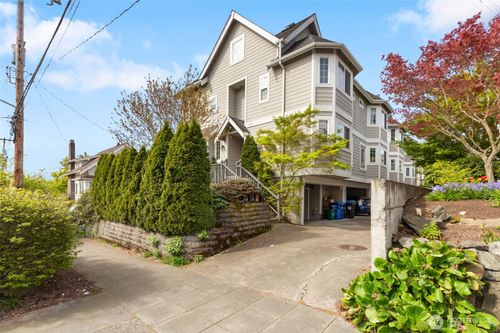 c-4411 Bagley Ave N, Seattle, WA, 98103-7628 | Card Image