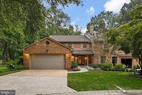 1012 Warwick Ln, Greenville, DE, 19807-2546 | Card Image